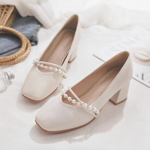 Elegantes Sandalias Blancas de Satén con Tacón, Punta Cuadrada, Tacón Medio Grueso, Decoración de Perlas, Zapatos de Mujer Sin Cordones - Product Image 1