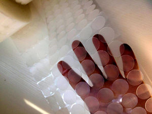 Fabriek Aangepaste Schaduw Ronde Vierkante Zware Ruglijm Zelfklevende Haak En Lus Riem/Munt/Dots - Product Image 4