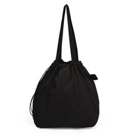 Sac fourre-tout portable grande capacité pour femme, léger en nylon, couleur unie, sac à bandoulière et à main, idéal pour les trajets quotidiens et les voyages