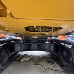 Excavadora de cadenas pesada Caterpillar 330CL usada de 30 toneladas con motor Cat C9, potente fuerza de excavación para minería en canteras y movimiento de tierras. - Product Image 6