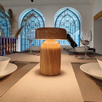 Lampe de table moderne en bois avec LED RGB à intensité variable, température de couleur 2700K-6000K, sans fil, rechargeable, portable, pour restaurant, dîner, 50000 heures d'autonomie