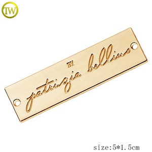 Seng Aloi bikini perangkat keras cetakan logam tag pakaian renang aksesori 2 lubang logam label emas piring untuk jeans - Product Image 2