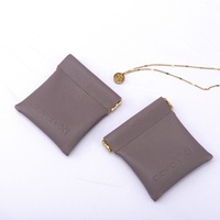 Pochette à bijoux en cuir Pu avec Logo personnalisé 8x8 Cm, sac d'emballage pour Mini bague de montre, pochette en cuir pour cadeau