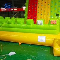 Mur d'escalade gonflable Delilai avec toboggan, trampolines et jeux rebondissants en PVC, capacité maximale 12 personnes, pour aire de jeux extérieure et fêtes
