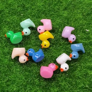 Accessoires de bijouterie en résine de canard de couleur unie, matériaux faits à la main, mini décorations de bureau mignonnes en forme de canard - Product Image 4
