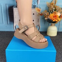 Sandales plates à plateforme pour femmes, à bout ouvert, avec bride à boucle unique, dessus en PU, semelle extérieure en caoutchouc, respirantes, légères, confortables, toutes saisons