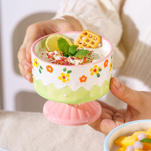 Caneca de Cerâmica com Padrão Floral Pintada à Mão Estilo Japonês, Linda e de Alto Valor, para Café da Manhã no Escritório, com Pé, Presente Artesanal - Product Image 2
