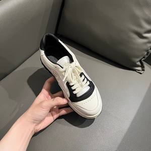 QLFashion versión de piel de vaca ~ cabeza redonda fondo grueso pequeño estilo fragante Retro zapatos de tabla para mujer 2023 nuevo <span class=keywords><strong>Snea</strong></span> informal versátil - Product Image 3