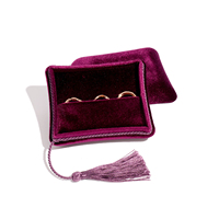 Étui de rangement pour bagues en velours doux avec pompon, porte-bijoux compact et portable, petite pochette de voyage pour bijoux