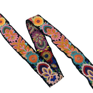 थोक क्रॉचिंग फूल बैग स्ट्रैप क्रॉकेट फीता पैटर्न फूलों के कढ़ाई वाले बालों को जातीय शैली पॉलिएस्टर बुना हुआ वेबबिंग - Product Image 5