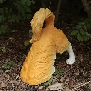 Dekorasi kebun anjing penggali realistis US-Resin kuning & putih, tahan cuaca untuk teras halaman - Product Image 2