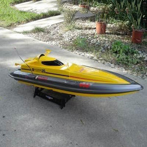 Bateau de course électrique RC à télécommande radio 4 canaux Majesty 800S haute performance de 32 pouces, fonction de suivi automatique, retour automatique, batteries - Product Image 2