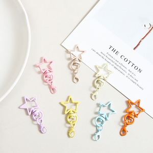 Colorful Painted Pentagonal Star with Crayfish Buckle Accessories DIY Accessories Wholesale Zinc Alloy Rotating Keychain Pendant - Product Image 3
