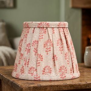 Abat-jour en lin floral rose de qualité supérieure |   Abat-jour plissé artisanal pour la maison, l'hôtel et l'éclairage intérieur - Product Image 2