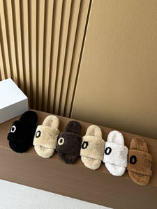 Chaussons d'hiver à tête <span class=keywords><strong>ronde</strong></span> et à fond épais Poilu pour femmes Chaussons d'extérieur en cuir véritable fourrure d'agneau Chaussons d'intérieur chauds en coton - Product Image 2