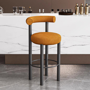 Tabourets <span class=keywords><strong>de</strong></span> <span class=keywords><strong>bar</strong></span> modernes et luxueux en métal, populaires, en tissu <span class=keywords><strong>blanc</strong></span> crème, derniers modèles, tabourets hauts souples <span class=keywords><strong>de</strong></span> designer, chaise <span class=keywords><strong>de</strong></span> <span class=keywords><strong>bar</strong></span> d'hôtel - Product Image 4