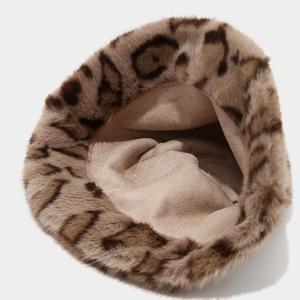 Chapeau Bob en Peluche Automne-Hiver Tendance Nouveau Motif Léopard Chapeau Seau Épais pour l'Extérieur - Product Image 4