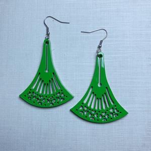 Colgantes y dijes de moda blancos de cuerno de búfalo natural más vendidos, accesorios populares para los oídos a granel - Product Image 1