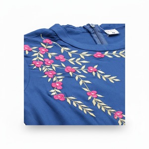 Chemisier et chemise confortables Anarkali Kurta brodés de rayonne bleue élégante pour femmes - Product Image 1