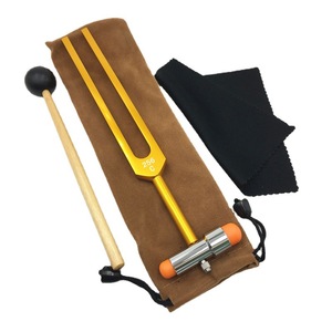Diapasón de percusión con martillo, diapasón de aleación de aluminio 256 con martillo de percusión, diapasón C256, viene con funda de tela. - Product Image 2