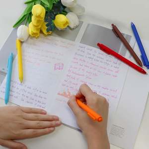 Stylo bille publicitaire personnalisé en plastique coloré avec logo, à toucher doux pour écrans tactiles, idéal pour les cadeaux - Vente en gros à prix réduit - Product Image 5