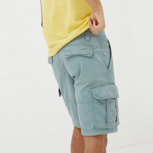Shorts cargo élégants pour hommes, conçus pour un usage quotidien, offrant une sensation douce, un ajustement confortable et un rangement pratique dans les poches - Product Image 3