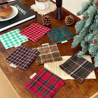 Nouveau Dessous de Plat Carré en Tissu Plaid Rouge et Vert pour l'Automne et l'Hiver, Style Coréen, Isolation Thermique, Idéal pour la Maison, la Cuisine et les Cafés