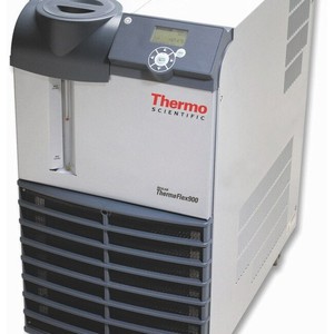 Refroidisseur Circulant Thermo Scientific ThermoFlex 2500 Modèle Vertical TF25 Équipement de Refroidissement - Product Image 1