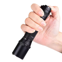 Lampe torche tactique rechargeable multifonction de haute qualité IP67 2000 lumens en alliage d'aluminium LED avec garantie de 5 ans