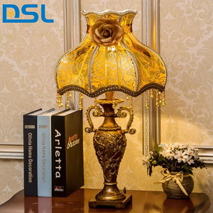 Châu Âu Phong Cách Retro Trang Trí Đèn Bàn Chất Lượng Cao Cổ Nghệ Thuật Trang Trí Đèn Bàn Giường Phòng Cổ Điển LED Bàn Đèn - Product Image 1