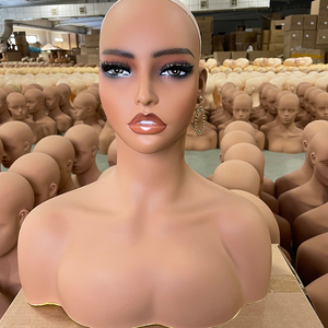 Tête de mannequin en PVC MCY avec épaules pour présentoir de perruques, tête de mannequin féminine réaliste, perçable - Product Image 1