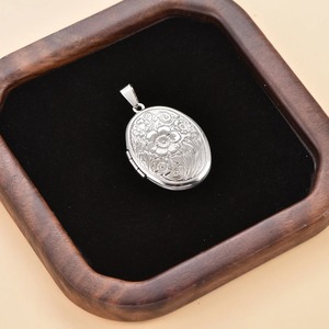 Collier Médaillon Photo Rétro pour Femme en Acier Inoxydable, Pendentif Ouvert Style Rétro, Bijou Souvenir Commémoratif pour Prières et Fêtes, Cadeau - Product Image 4