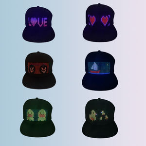 قبعة LED مع شاشة عرض رسائل قابلة للبرمجة يتم التحكم بها عبر تطبيق وإعادة الشحن عبر USB - Product Image 4