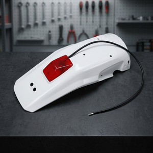 Parafango Posteriore XFUN Bianco 041 con Porta Targa per Moto XR 600 1988-2002, Parafango Anteriore/Posteriore Italia - Product Image 3