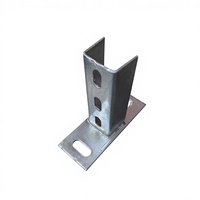 Système de montage inférieur pour panneaux solaires : accessoires de structure en acier pour fondations en béton, par un fabricant de services complets