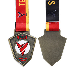 Yüksek Kaliteli Özel Madalyon Logo Harfli Antik Pirinç Kaplama <span class=keywords><strong>Metal</strong></span> Madalyalar Kişiselleştirilmiş Emaye Döküm 3D Ödül Madalyaları - Product Image 4