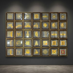 Décoration Murale Exquise en Résine de Luxe Faite à la Main avec Symboles Spirituels de Noël, Collection d'Art, Design Doré en Relief - Product Image 2