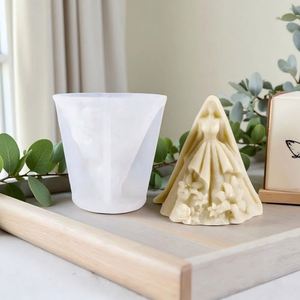 Molde de Silicona para Velas con Forma de Vestido de Novia - Herramienta Ecológica y Desechable para Hacer Velas DIY - Product Image 4