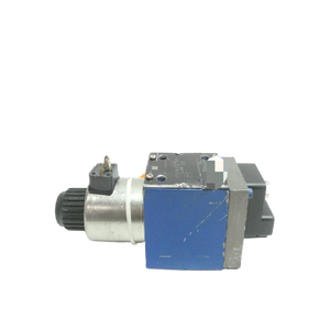 PLC 5-4WE10X84-33CG24K4YAWV S0909 方向控制阀 24v-dc 编程控制器 - Product Image 1