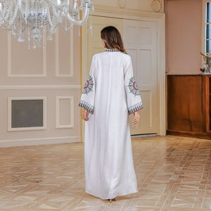 X114 2025 Dubaï luxe brodé soirée Abaya caftan musulman Toga robe soie adultes Eid célébrations été printemps automne - Product Image 2