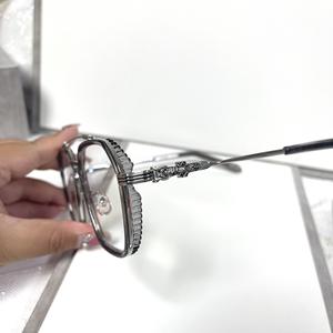 กรอบแว่นตาทรงหกเหลี่ยมยอดนิยม รุ่น 55132 C2 สีเทาใส เงิน ทรงเต็มกรอบ แฟชั่นอินเทรนด์ สำหรับทุกเพศ - Product Image 4