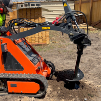 Tarière avec accessoire de forage pour mini-chargeuse compacte sur chenilles/chargeuse sur pneus