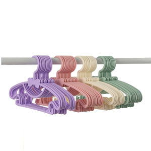 Chine Petits <span class=keywords><strong>cintres</strong></span> multifonctions non marquants Conception centrale de noeud papillon Cintre en plastique portable pour enfants - Product Image 4