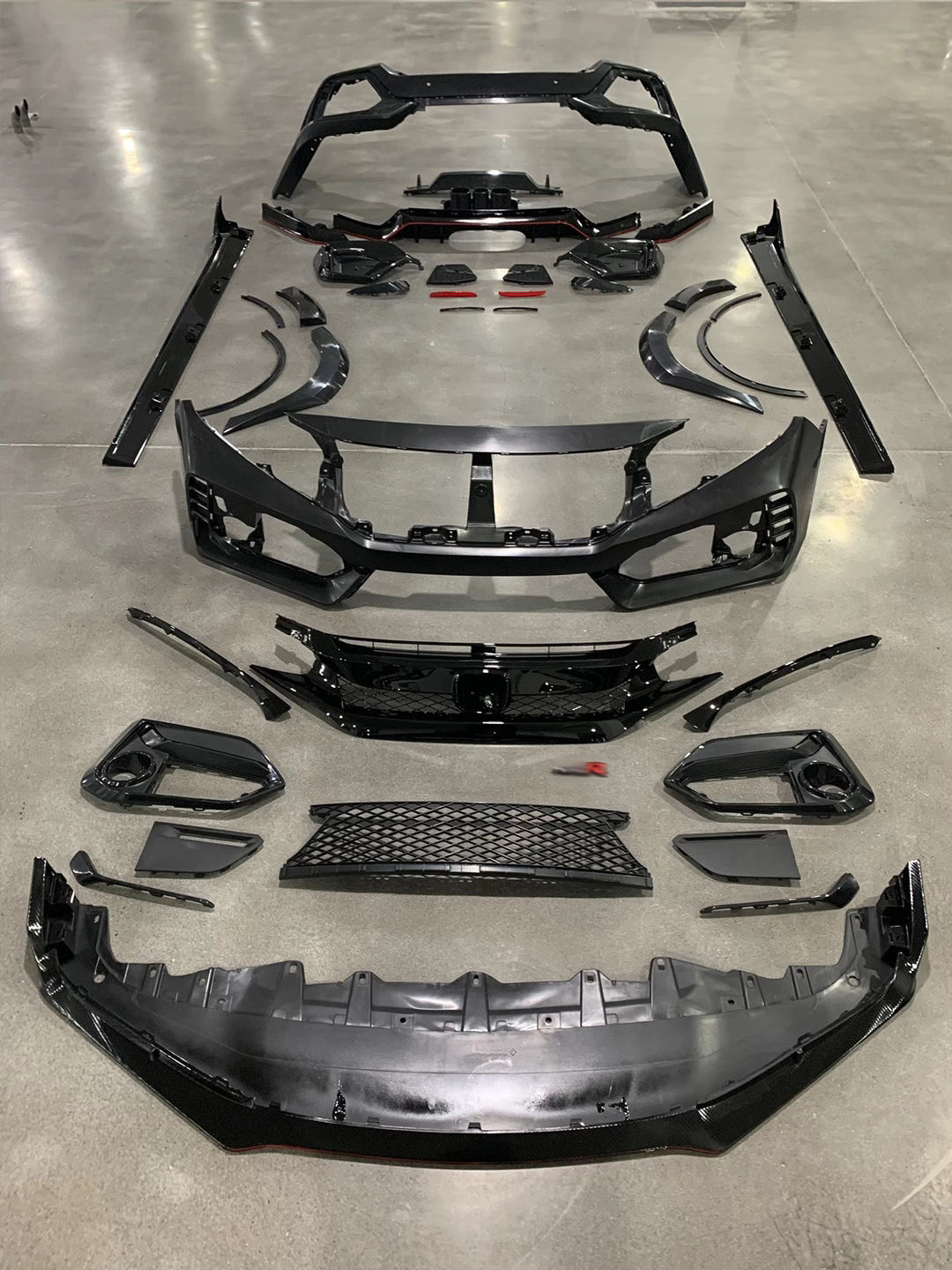 Pare-chocs avant et arrière, jupes latérales