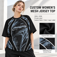 T-shirt de sport en gros pour femme, en jersey maillé à manches courtes et col rond, avec impression par sublimation et passepoil contrastant