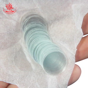 Consumibles para microscopio que incluyen cubreobjetos redondos de vidrio lavables, disponibles en paquetes de 100 (0.13-0.17 mm de grosor). - Product Image 1