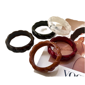 Blossom craft india round Shape Cuff resin <b>Bangle</b> <b>Bracelet</b> Gift Wholesale Boho Resin Women Party Occasion - Product Image 1