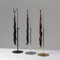 Présentoir à perruques réglable en métal avec double crochet, support lesté pour extensions capillaires pour salon et boutique, idéal pour l'affichage de mèches de cheveux