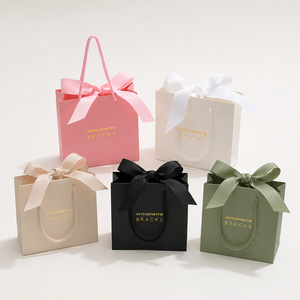 Bolsa <span class=keywords><strong>de</strong></span> Compras <span class=keywords><strong>de</strong></span> <span class=keywords><strong>Papel</strong></span> Artístico Mini Colorida Hecha <span class=keywords><strong>a</strong></span> <span class=keywords><strong>Mano</strong></span> con Logotipo Personalizado, Asa <span class=keywords><strong>de</strong></span> Listón y Diseño Plegable para Empaque <span class=keywords><strong>de</strong></span> Ropa y Joyerí<span class=keywords><strong>a</strong></span> - Product Image 1