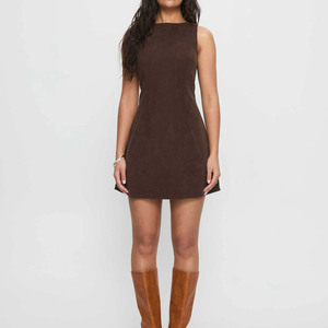 เดรสคอร์ดูรอยสีน้ำตาลสำหรับผู้หญิง คอวีผูกโบว์ด้านหลัง ทรงเอไลน์ มินิเดรส เซ็กซี่ สไตล์วินเทจ Y2K สำหรับฤดูใบไม้ร่วง ฤดูหนาว ใส่สบายๆ ในชีวิตประจำวัน - Product Image 3